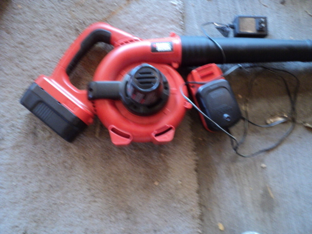 lot 131 image: Black n Decker battery powered blow...