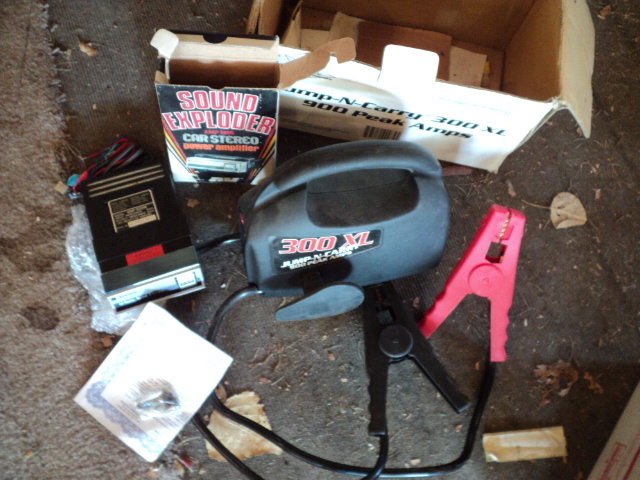 lot 142 image: Car jump pack with no charger and s...