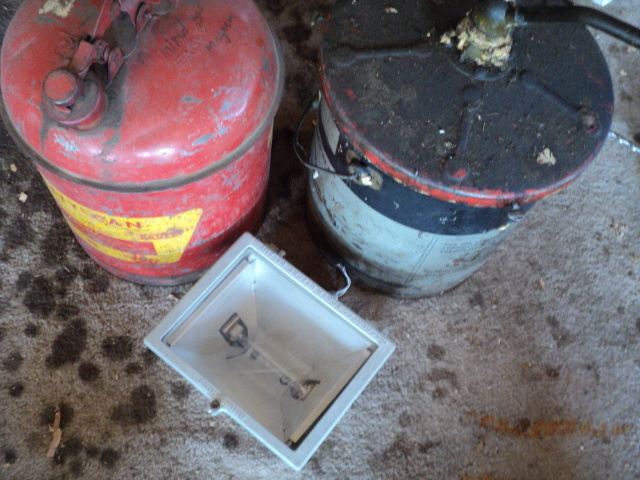 lot 145 image: Gas can, lubricant bucket and pump,...