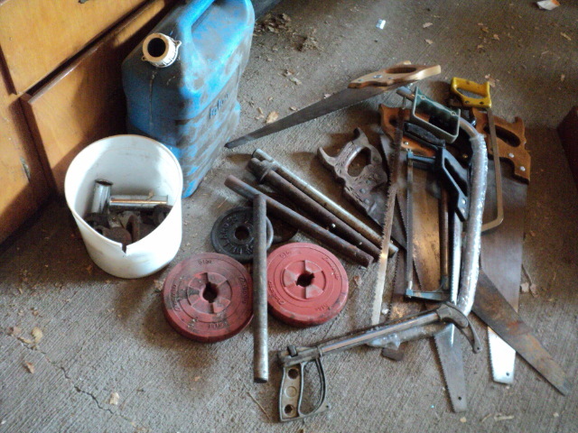 lot 151 image: Lot of hand saws and weights...