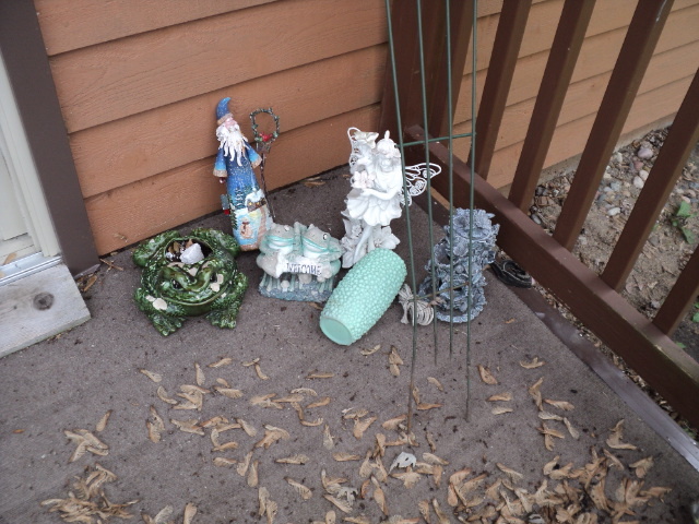 lot 160 image: Lot of garden ornaments...