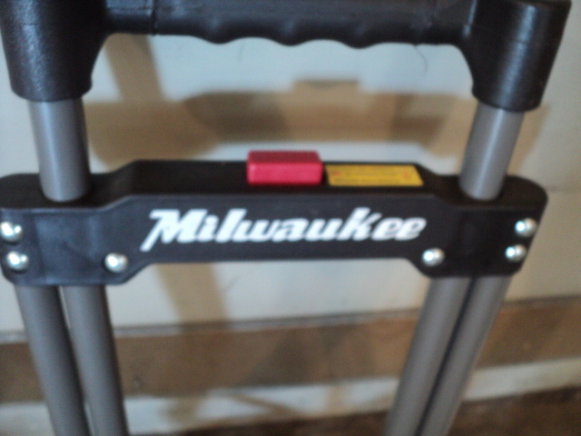 lot 178 image: Milwaukee folding 2 wheel cart...