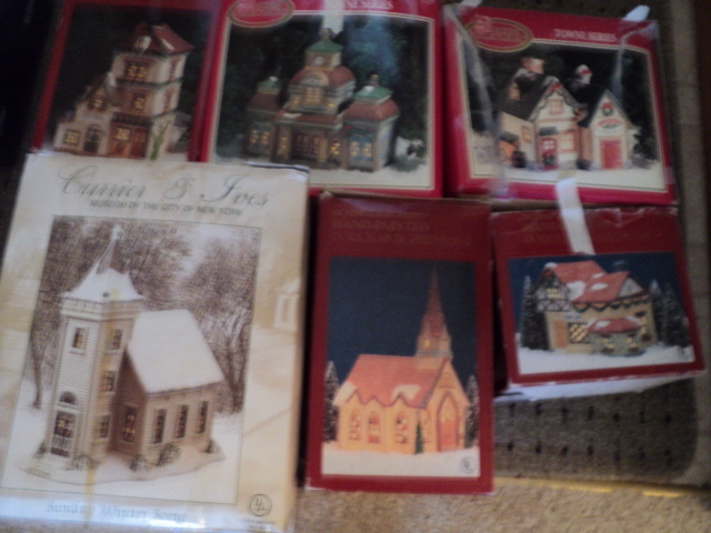 lot 199 image: Lot of 6 Christmas Houses...