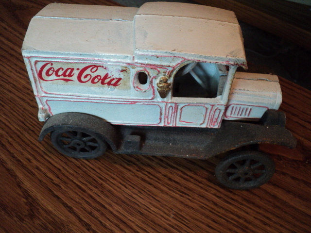 lot 204 image: Cast Iron Coca Cola truck...
