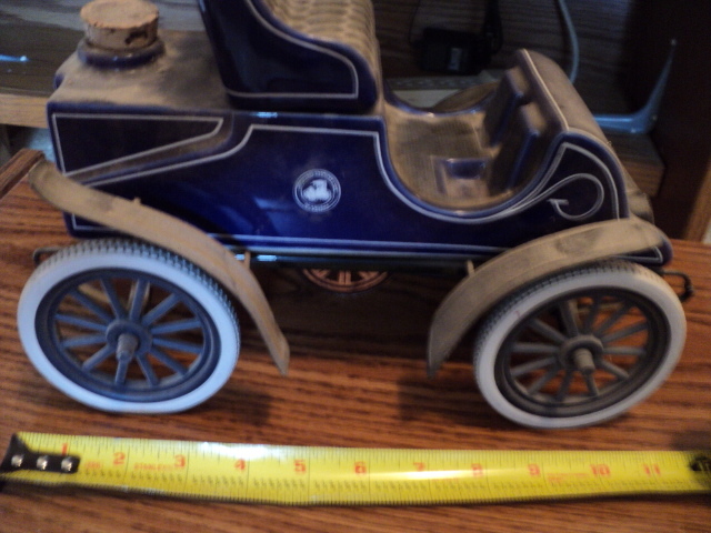 lot 208 image: Horseless carriage replica...
