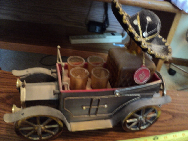 lot 211 image: Vintage car replica...