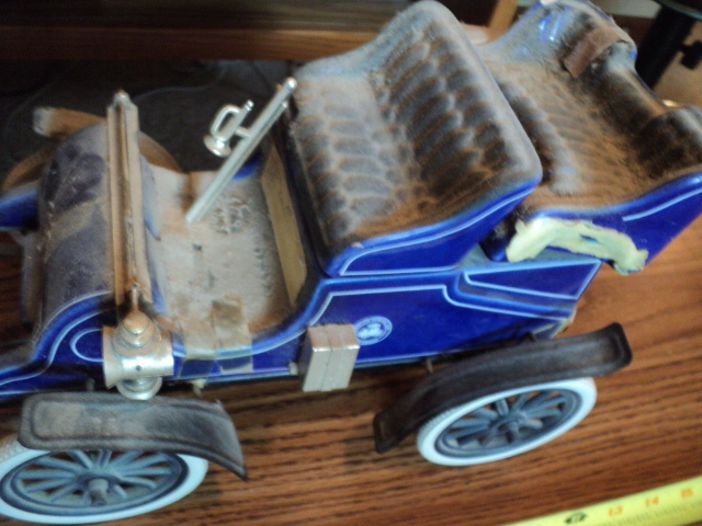 lot 214 image: Vintage Cadilac horseless carriage ...