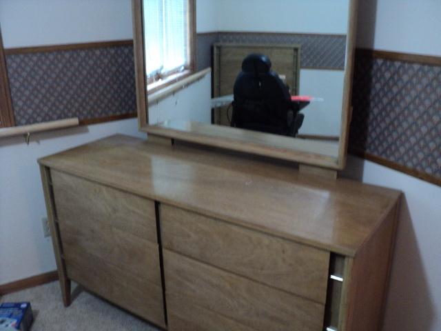 lot 220 image: Dresser with mirror and chest of dr...