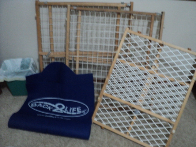 lot 223 image: 3 Gates and an exercize mat...
