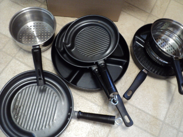 lot 233 image: Pots and pans, kitchen gadgets...