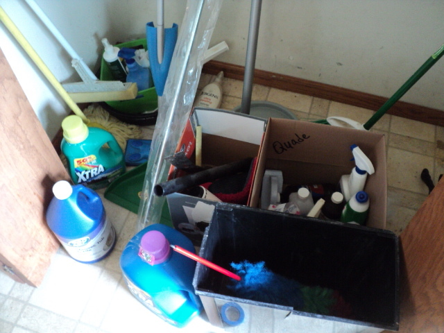 lot 238 image: Lot of cleaning supplies...
