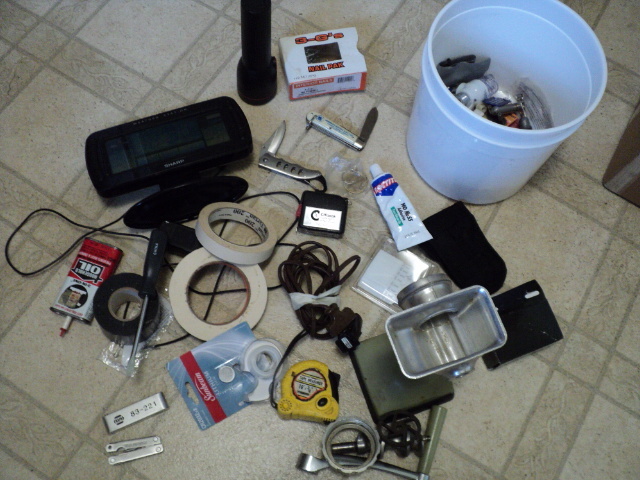 lot 243 image: Weather Station hardware and grinde...