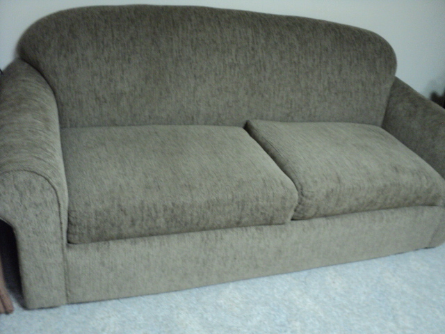 lot 250 image: Couch with nice upholstry...