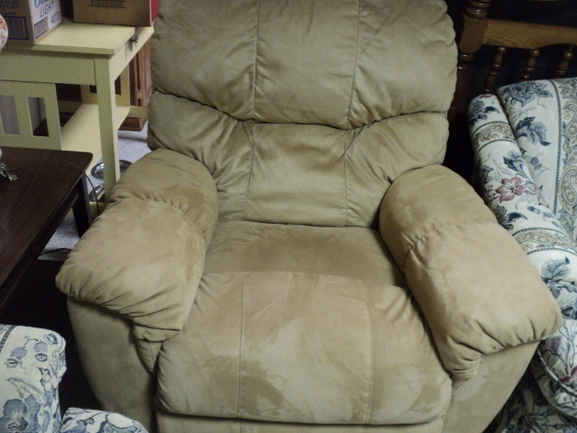 lot 253 image: Nice plush upholstered recliner...