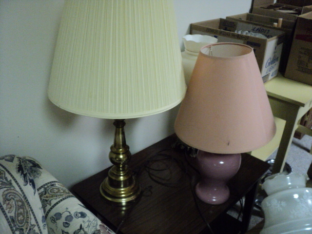 lot 255 image: Decorative lamps, many nice designs...