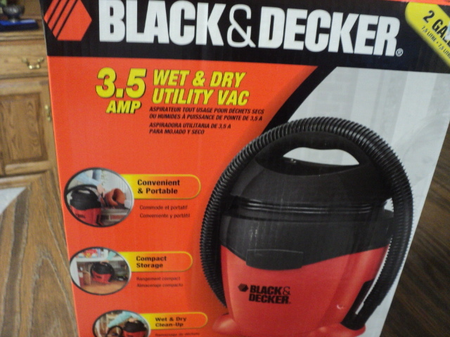 lot 274 image: Black n Decker 2 gallon wet and dry...
