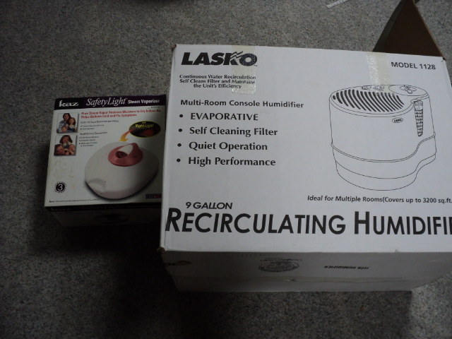 lot 278 image: Lasco humidifier and Kaz steam vapo...