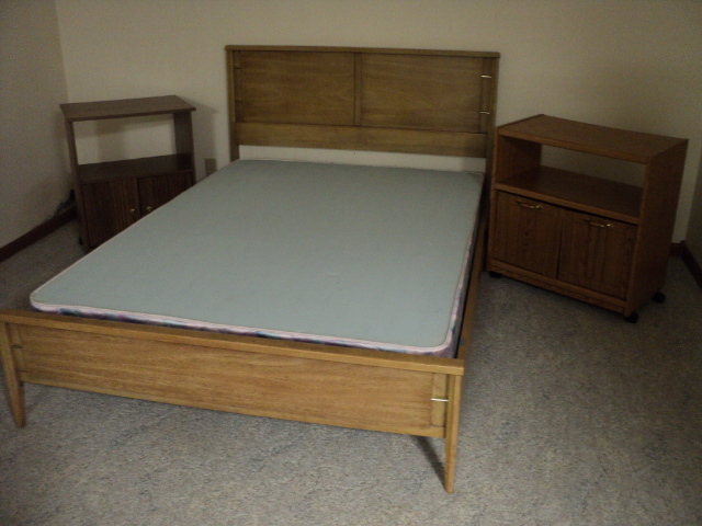 lot 280 image: Bed, bed frame, nightstands...