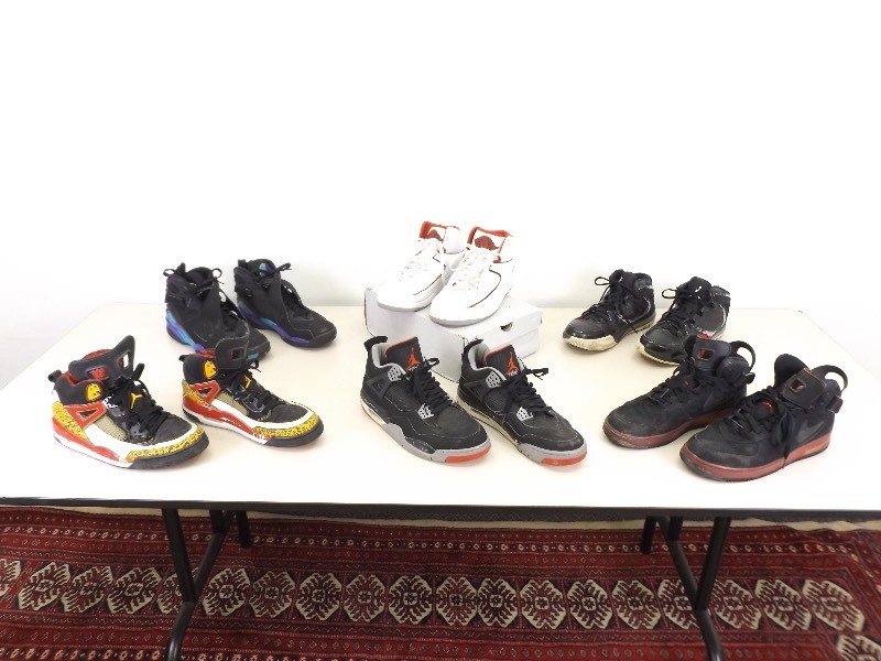 lot 16 image: 6 Pair of Vintage Air Jordan Tennis Shoes 