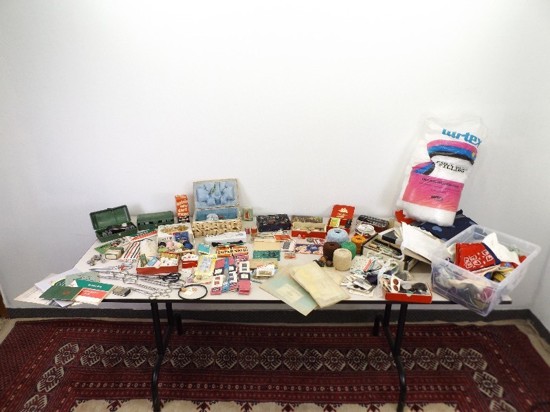 lot 19 image: Large Lot of Sewing Accessories