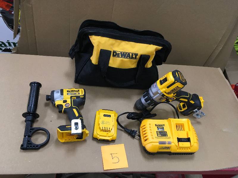 lot 5 image: DEWALT FLEXVOLT 60-Volt and 20-Volt MAX Lithium-Ion Cordless Brushless Combo Kit (2-Tool) w one 2Ah  Batteries and faster Charger in working conditions