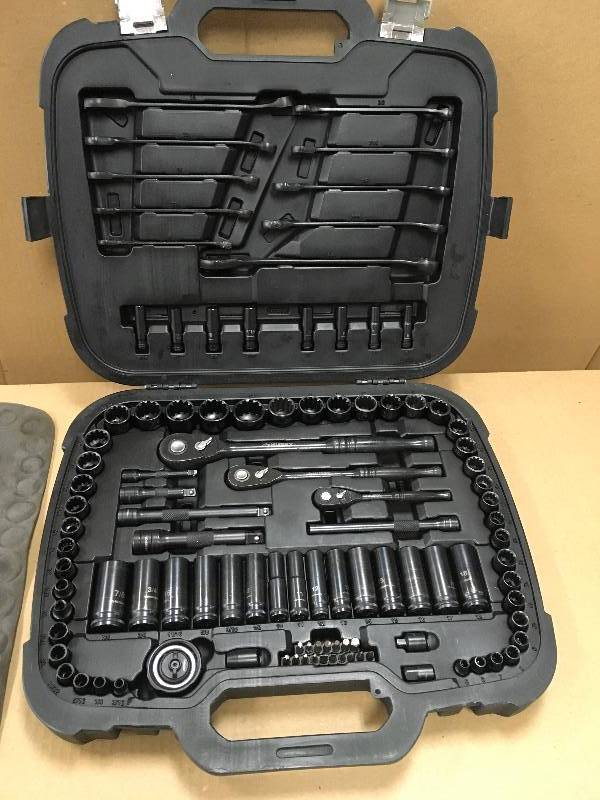 lot 6 image: HUSKY 14 in., 38 in. and 12 in. Drive 100-Position Universal SAE and Metric Mechanics Tool Set (105-Piece) in good conditions