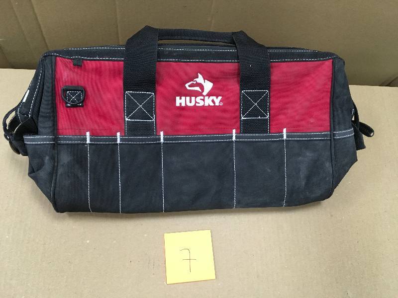 lot 7 image: HUSKY 18 in. Tool Bag