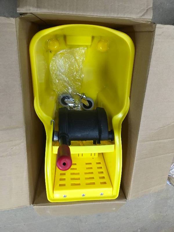 lot 43 image: RUBBERMAID 31 Qt. Tandem Mop Bucket not used