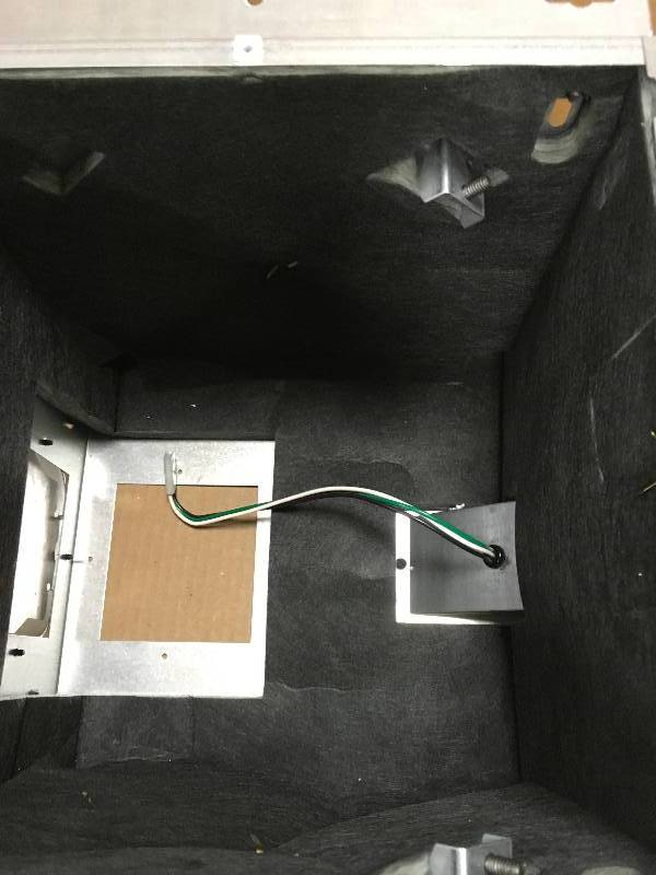 lot 77 image: BROAN 109 CFM High-Capacity Ventilation Ceiling Bathroom Exhaust Fan in good conditions
