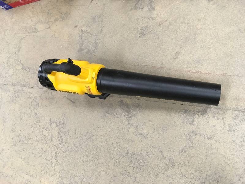 lot 100 image: DEWALT 90 MPH 400 CFM 20-Volt MAX Lithium-ion Cordless Handheld Leaf Blower - Battery and Charger Not Included in working conditions