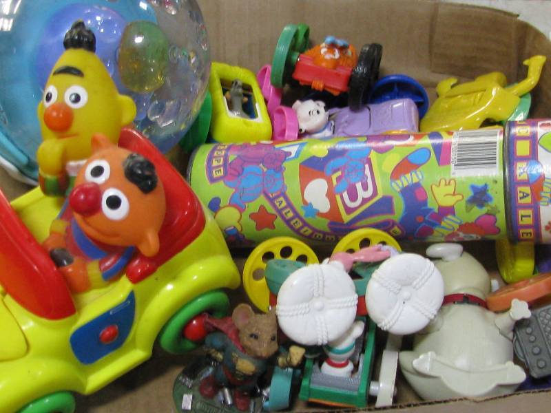 lot 1 image: Misc. Toys