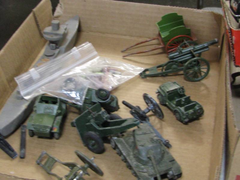 lot 2 image: Military Toys