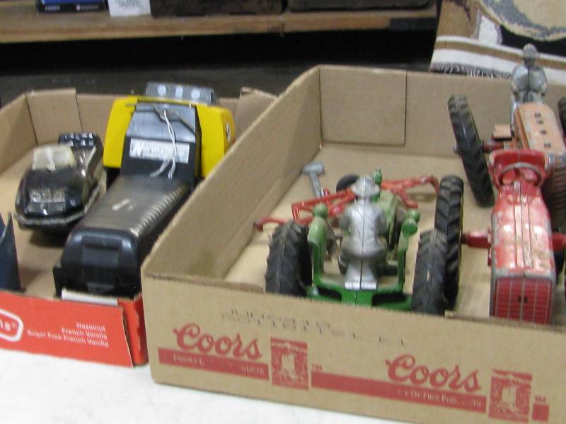 lot 4 image: Toy Tractors & Snowmobiles
