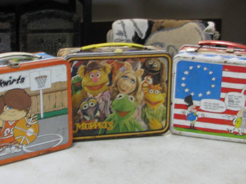 lot 9 image: Lunch Boxes
