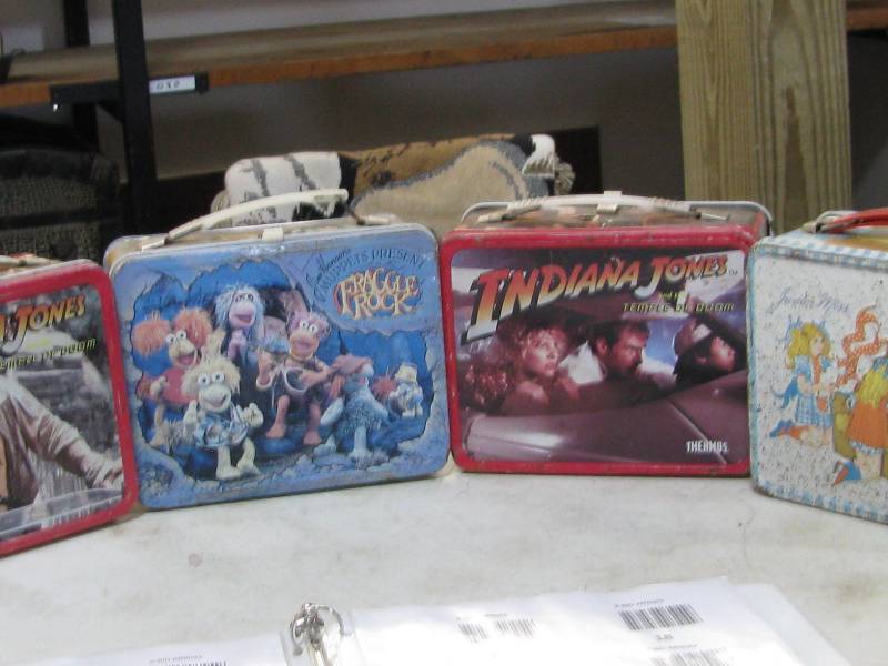 lot 10 image: Lunch Boxes
