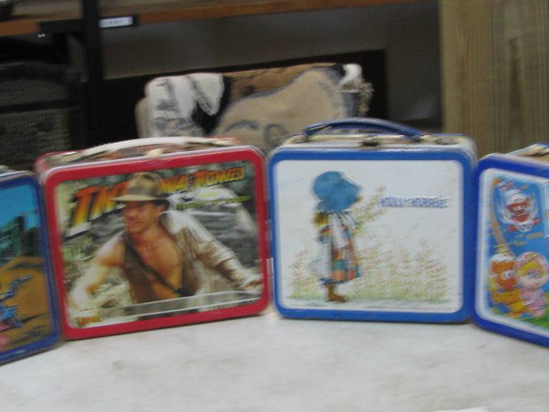 lot 11 image: Lunch Boxes
