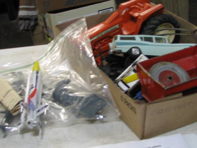 lot 24 image: Misc Toy Parts