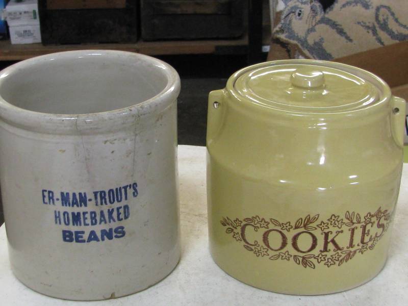 lot 36 image: Advertising Bean Crock & Monmouth Cookie Jar