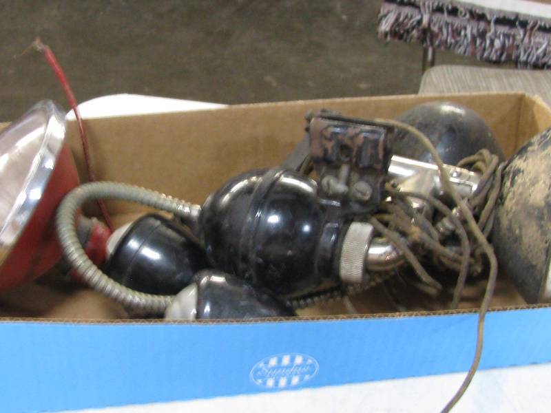 lot 40 image: Automobile Lights
