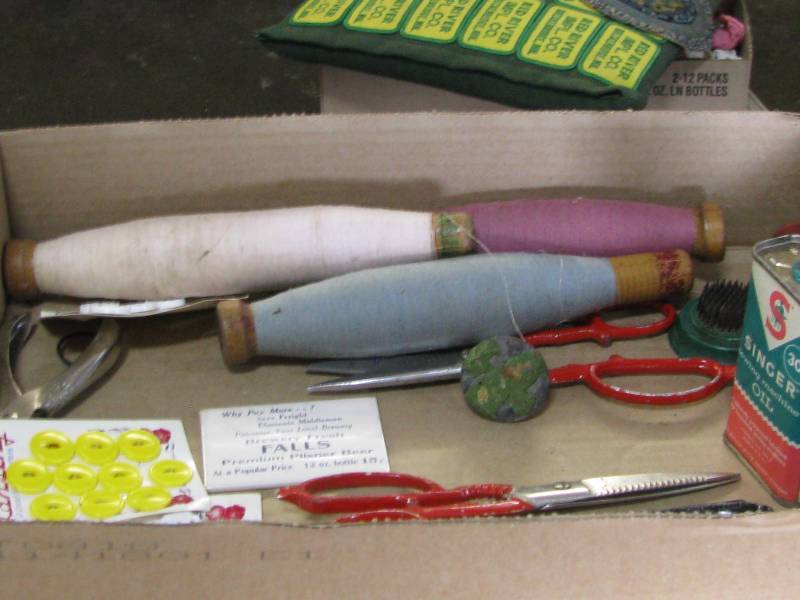 lot 85 image: Vintage Thread Bobbins
