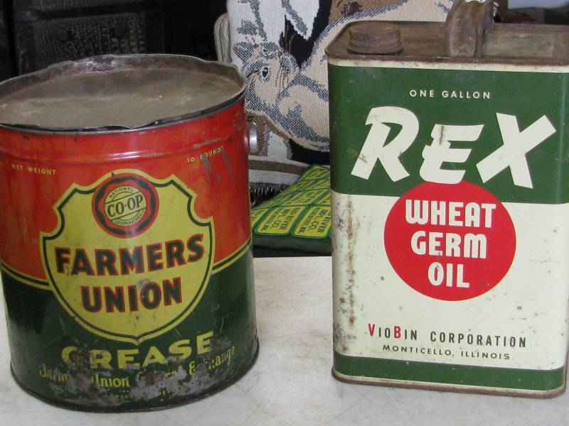 lot 101 image: Oil Cans