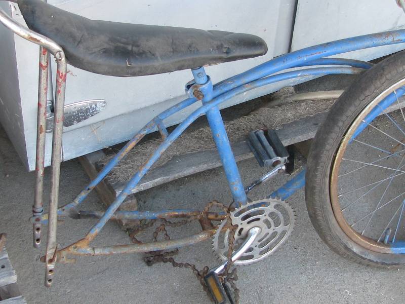 lot 138 image: Schwin Bicycle