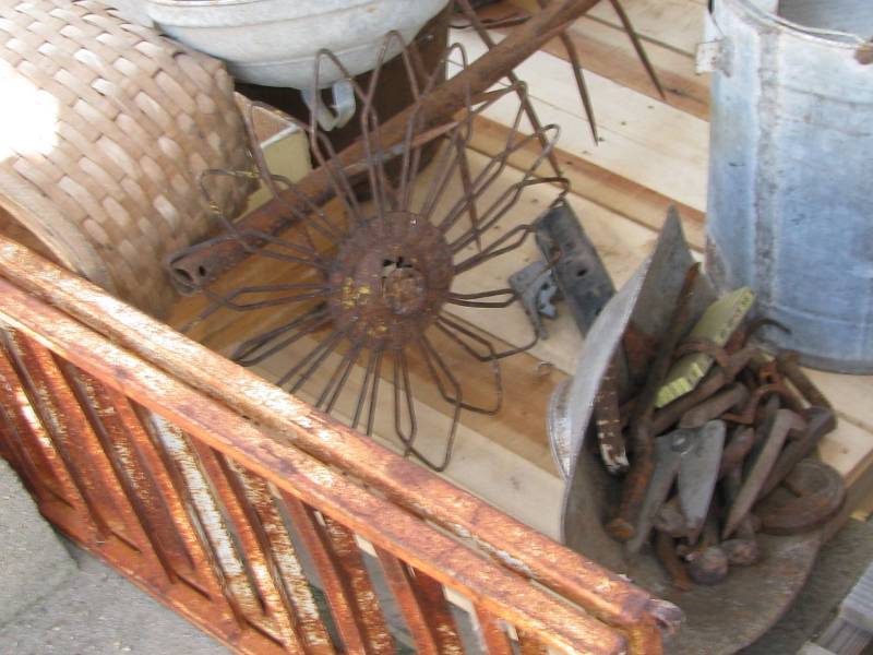 lot 139 image: Barn Find Pallet