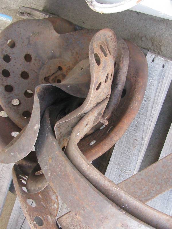 lot 140 image: Vintage Tractor Seats