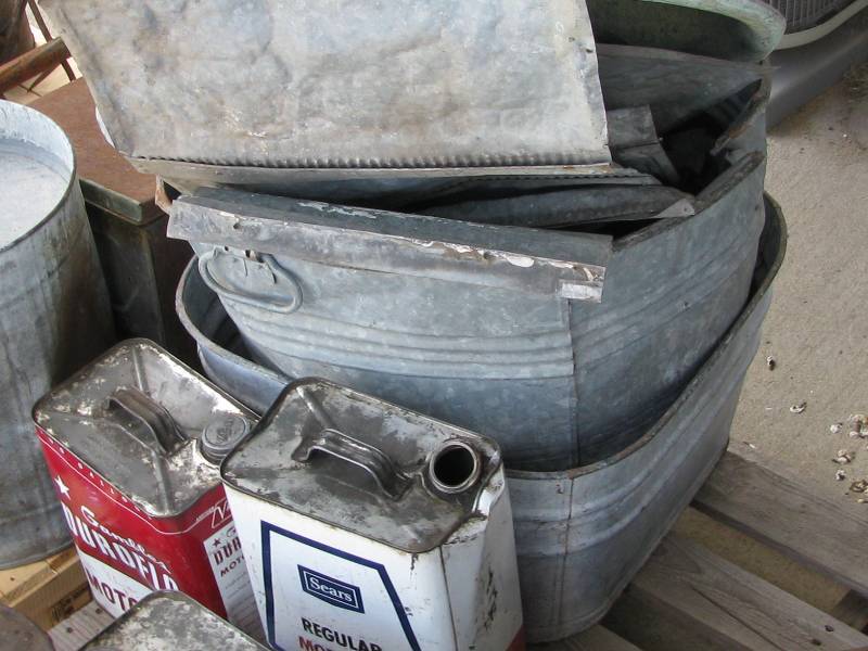 lot 142 image: Wash Tubs & Oil Cans