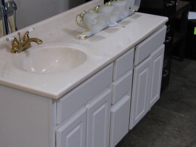 lot 156 image: Bathroom Fixtures