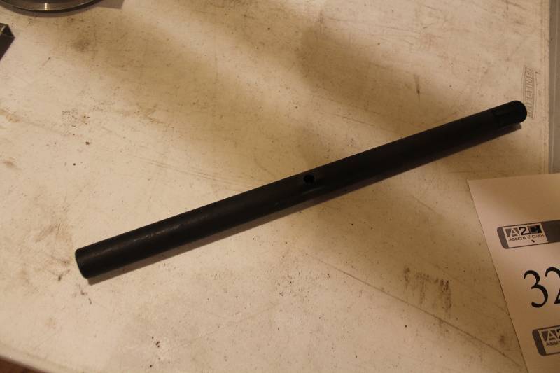 lot 321 image: Steering shaft adapter new condition.