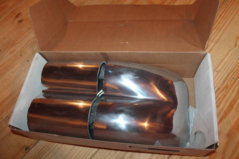 lot 324 image: Shotgun engine air-scoop parts not complete.