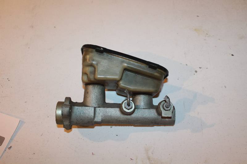 lot 330 image: Master cylinder with reservoir used