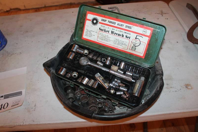 lot 340 image: Socket set and, random tools with drain pan